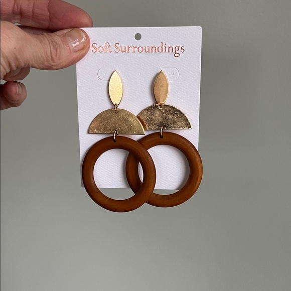 Soft Surroundings Gold tone and Wood Geometric Earrings - Picture 6 of 7